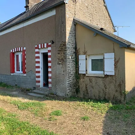Villa Sur La Route Du Mont Saint Michel Isigny-le-Buat Exterior foto